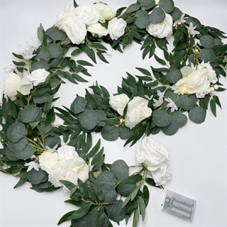 Eksklusiv LED-lyskæde med blomster og eukalyptusblade – 1,8 m, 20 lys